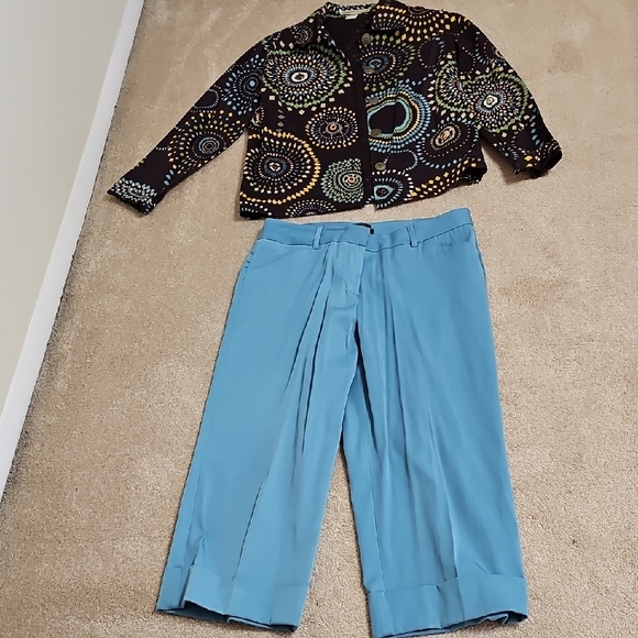 Colorful Patterned Women's Jacket With Matching Capris Panrs - Picture 11 of 12